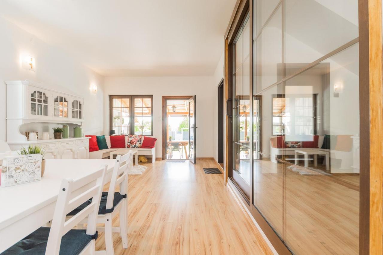 Hupkas Apartementy I Pokoje Янтар Экстерьер фото